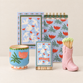 Paddywax Adopo Ritual-Quintett Flower – 5-teiliges Geschenkset: Duftkerze, Matches, Cowboy Boot, Journal & Notizblock